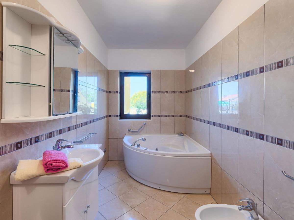 Holiday Home Gracije - Voj515 By Interhome Mednjan Kültér fotó